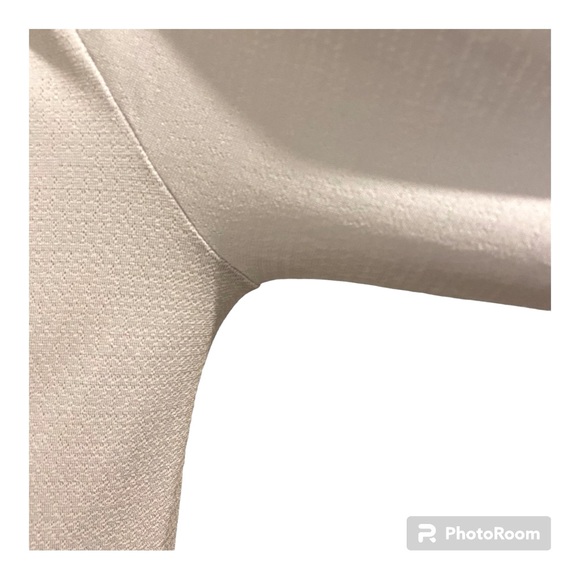 2/$30 UNDER ARMOUR Heat Gear Long Sleeves Top Thumbholes Scoop Back Light Gray - Picture 8 of 9